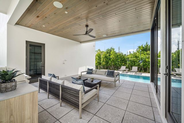 521 SE 4TH Avenue, Delray Beach, FL 33483