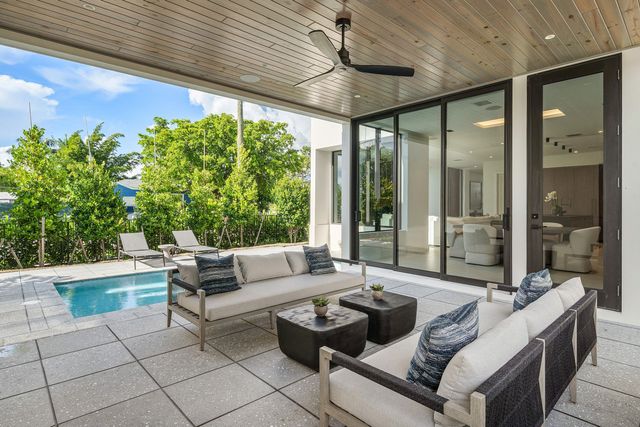 521 SE 4TH Avenue, Delray Beach, FL 33483