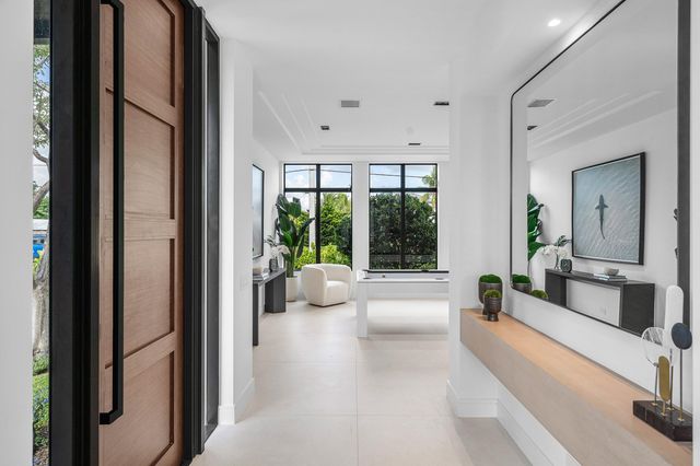 521 SE 4TH Avenue, Delray Beach, FL 33483
