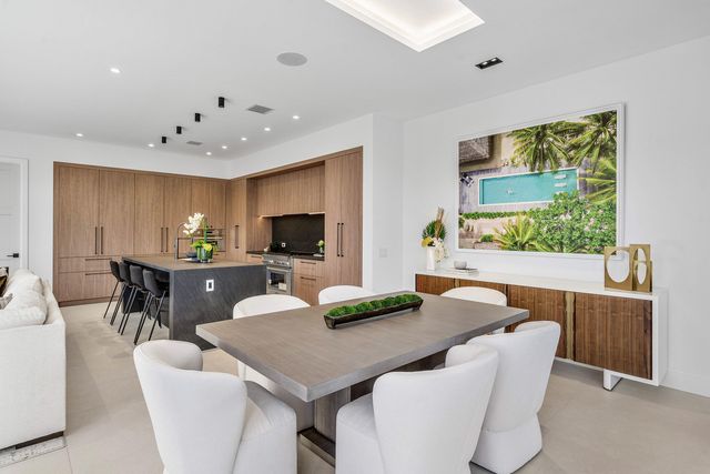 521 SE 4TH Avenue, Delray Beach, FL 33483