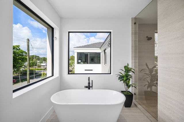 521 SE 4TH Avenue, Delray Beach, FL 33483
