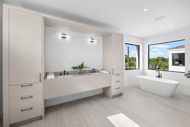 521 SE 4TH Avenue, Delray Beach, FL 33483