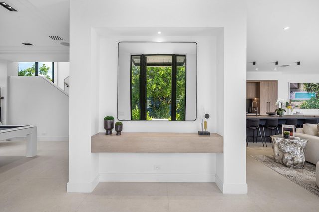 521 SE 4TH Avenue, Delray Beach, FL 33483