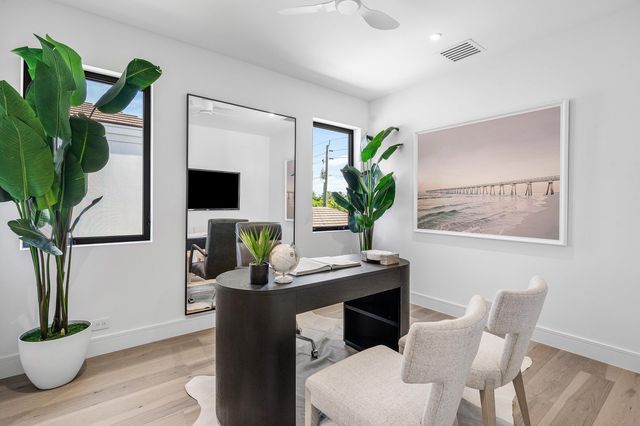 521 SE 4TH Avenue, Delray Beach, FL 33483