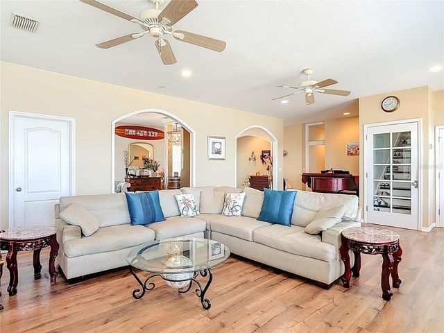 1205 S RIVERSIDE DRIVE, Edgewater, FL 32132