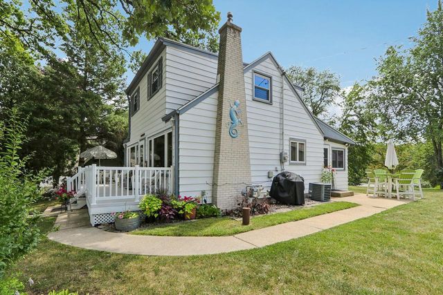 4424 Riverside ROAD, Waterford, WI 53185