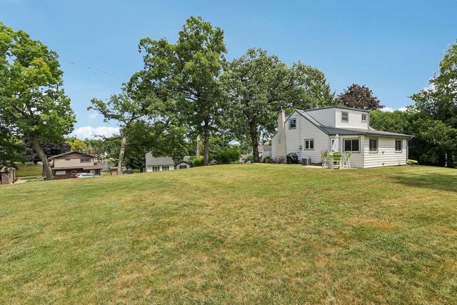 4424 Riverside ROAD, Waterford, WI 53185