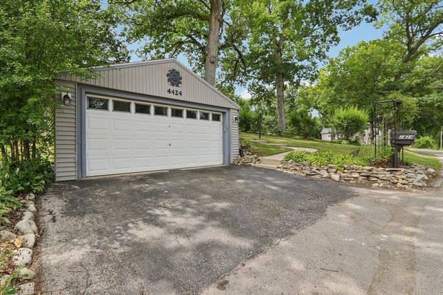 4424 Riverside ROAD, Waterford, WI 53185