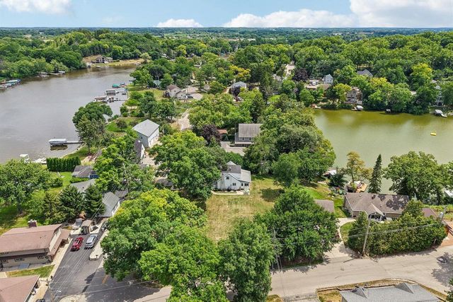 4424 Riverside ROAD, Waterford, WI 53185