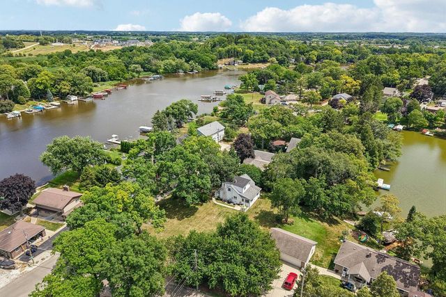 4424 Riverside ROAD, Waterford, WI 53185