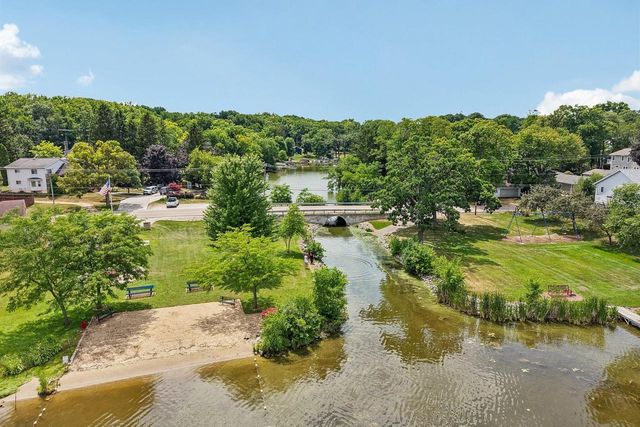 4424 Riverside ROAD, Waterford, WI 53185