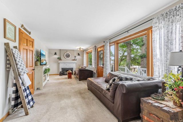 4424 Riverside ROAD, Waterford, WI 53185