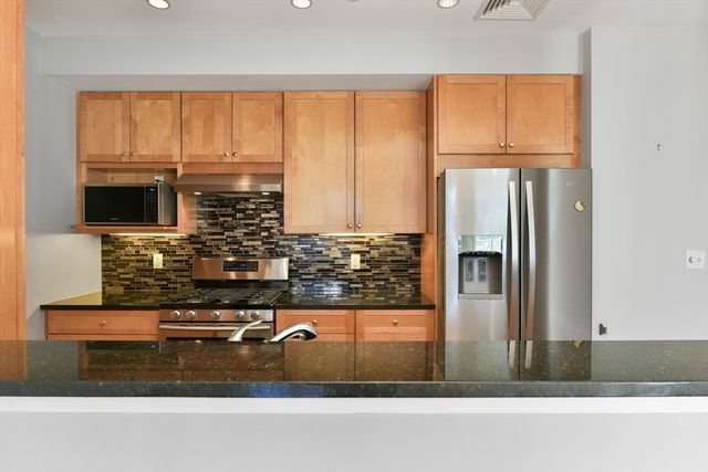 185 High 103, Brookline, MA 02445