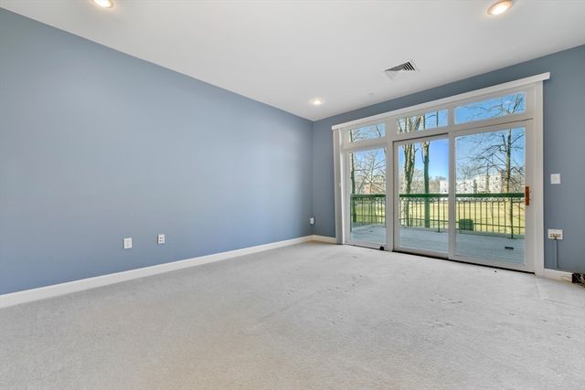 185 High 103, Brookline, MA 02445