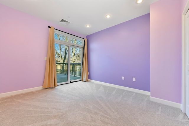 185 High 103, Brookline, MA 02445