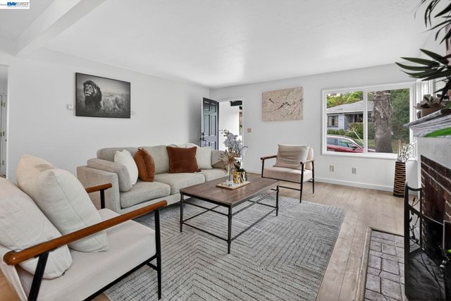 24657 Leona Dr, Hayward, CA 94542