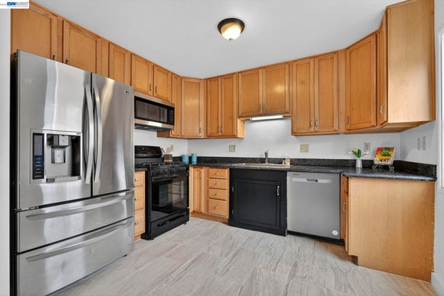 24657 Leona Dr, Hayward, CA 94542