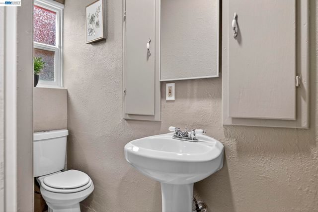 24657 Leona Dr, Hayward, CA 94542