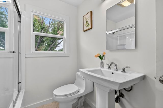 24657 Leona Dr, Hayward, CA 94542