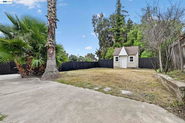 24657 Leona Dr, Hayward, CA 94542