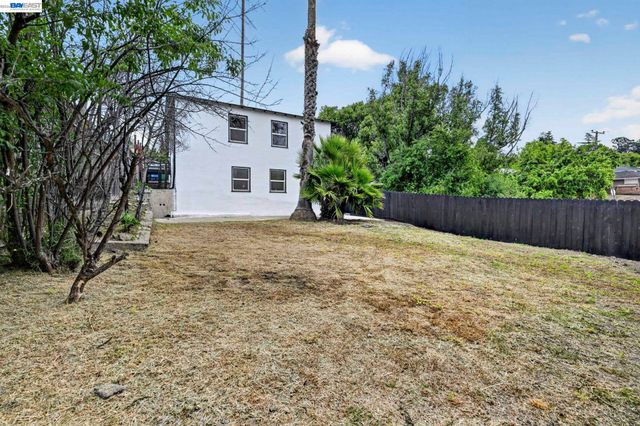 24657 Leona Dr, Hayward, CA 94542