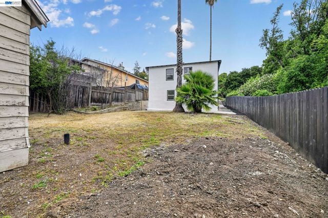 24657 Leona Dr, Hayward, CA 94542