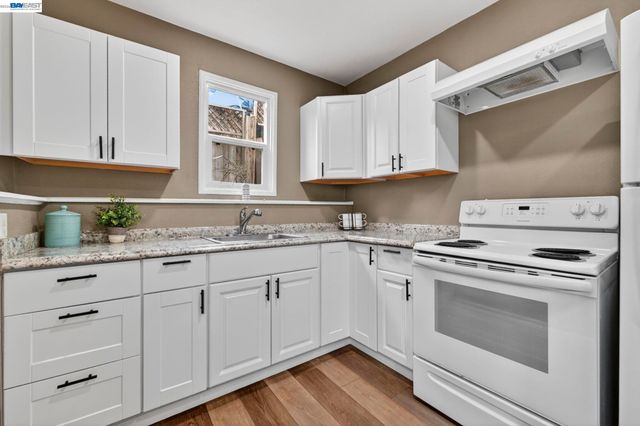 24657 Leona Dr, Hayward, CA 94542