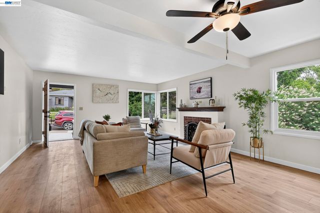 24657 Leona Dr, Hayward, CA 94542