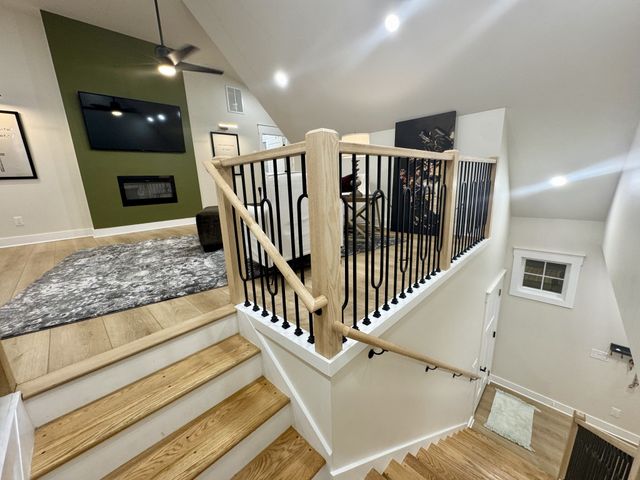 418 Creekmore Rd, Cottontown, TN 37048
