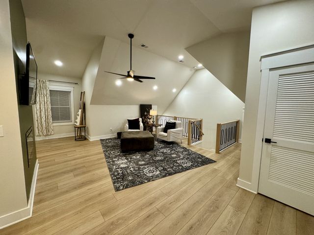 418 Creekmore Rd, Cottontown, TN 37048