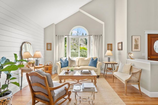 12609 Quail Hollow Dr, Auburn, CA 95603