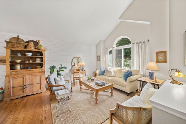 12609 Quail Hollow Dr, Auburn, CA 95603