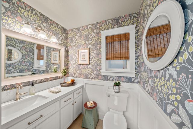 12609 Quail Hollow Dr, Auburn, CA 95603