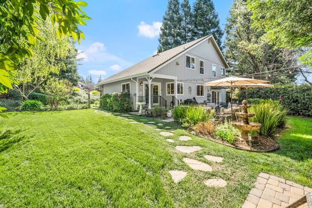 12609 Quail Hollow Dr, Auburn, CA 95603