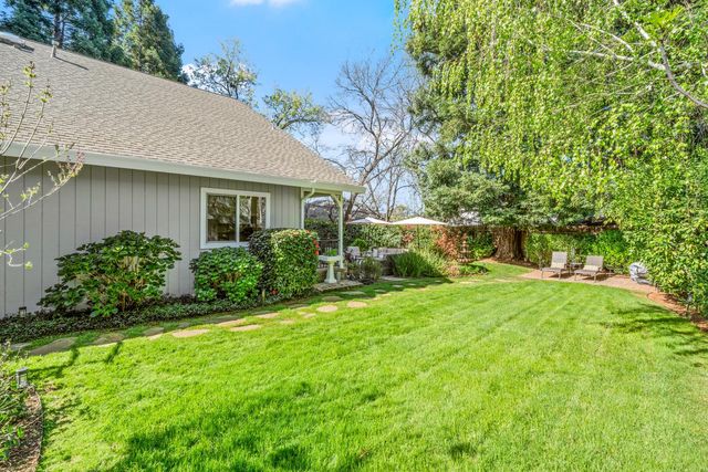 12609 Quail Hollow Dr, Auburn, CA 95603