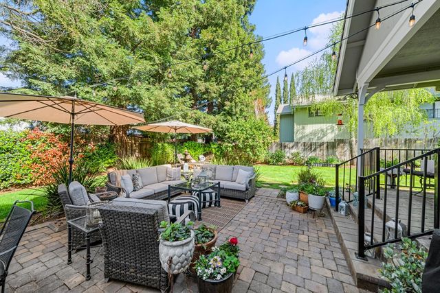 12609 Quail Hollow Dr, Auburn, CA 95603