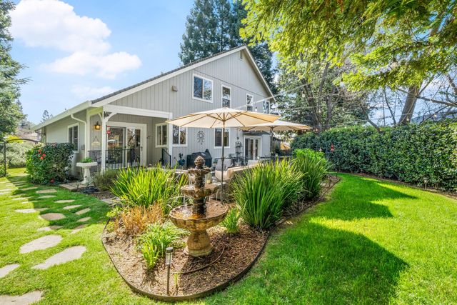 12609 Quail Hollow Dr, Auburn, CA 95603