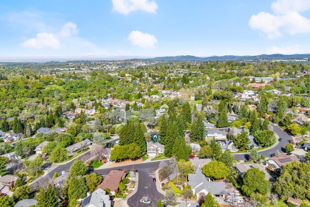 12609 Quail Hollow Dr, Auburn, CA 95603