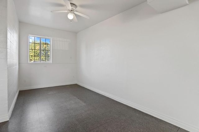 702 E Oak St, Stockton, CA 95202