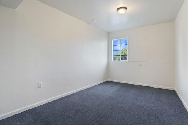 702 E Oak St, Stockton, CA 95202