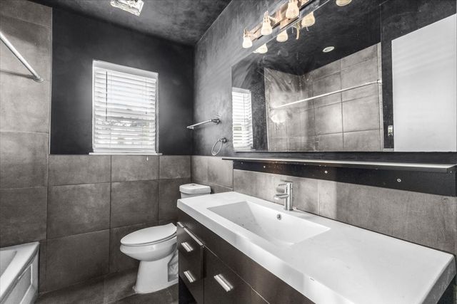 6817 Simmons Road, North Richland Hills, TX 76182