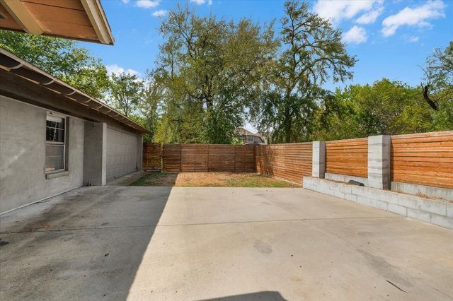 6817 Simmons Road, North Richland Hills, TX 76182