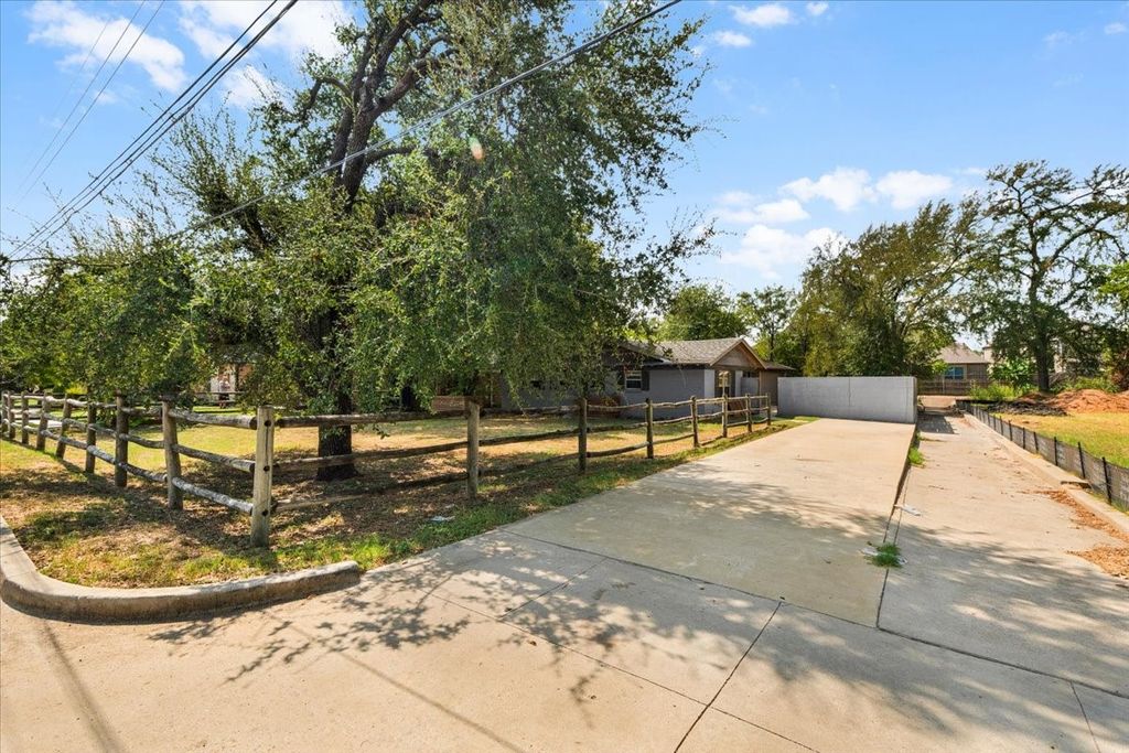 6817 Simmons Road, North Richland Hills, TX 76182 — photo 3