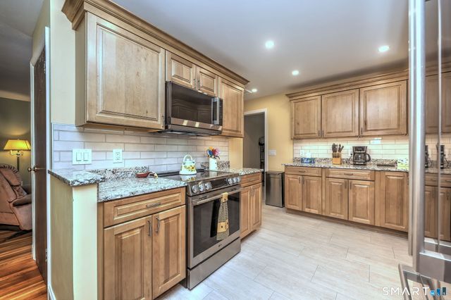 43 Prairie Avenue, Derby, CT 06418