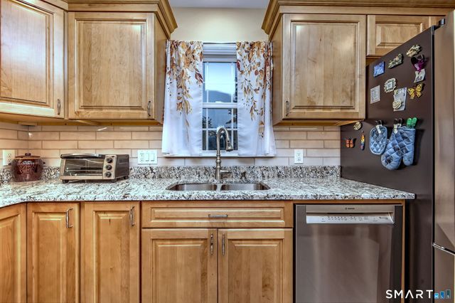 43 Prairie Avenue, Derby, CT 06418