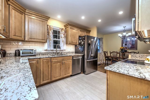 43 Prairie Avenue, Derby, CT 06418