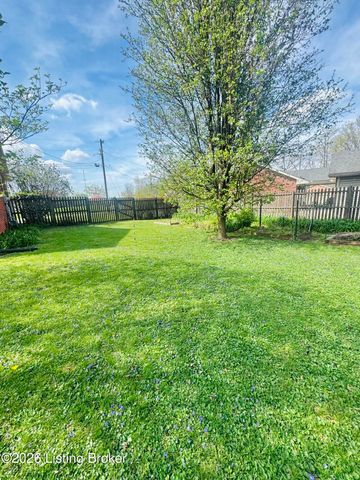 2806 Oakwood Dr, Bardstown, KY 40004