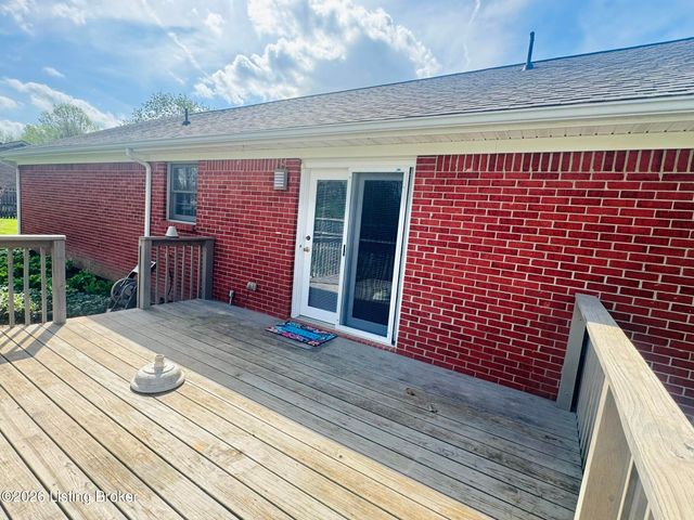 2806 Oakwood Dr, Bardstown, KY 40004