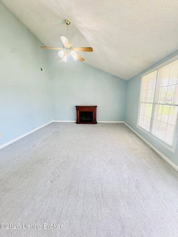 2806 Oakwood Dr, Bardstown, KY 40004