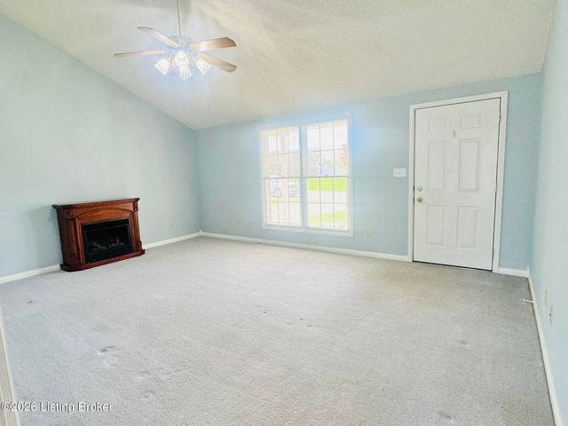 2806 Oakwood Dr, Bardstown, KY 40004